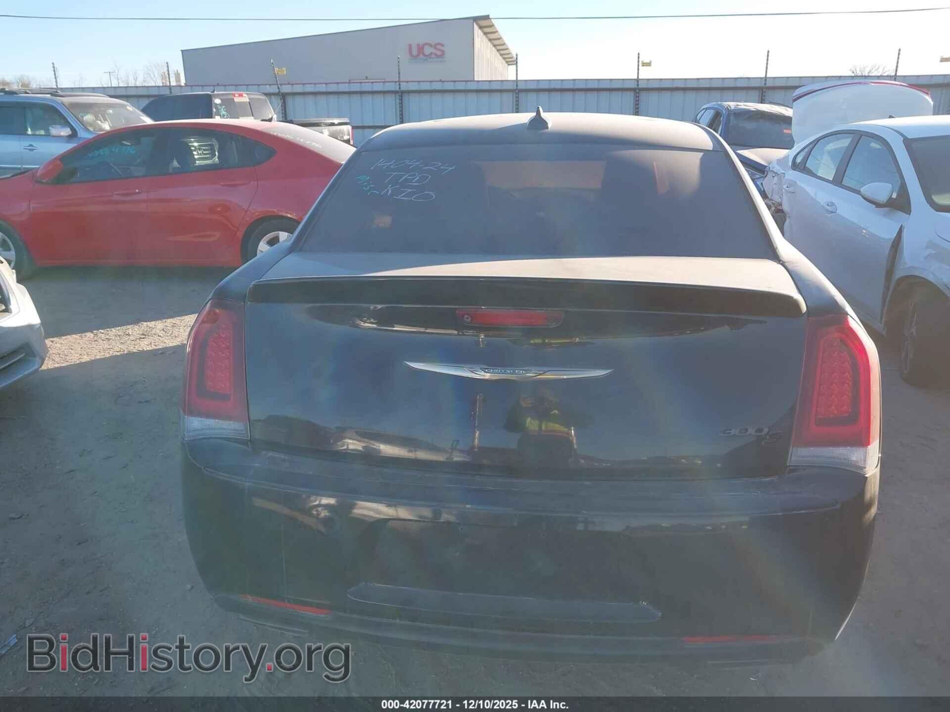 2017 CHRYSLER 300 - VIN: 2C3CCABGXHH661602 - Фото 16