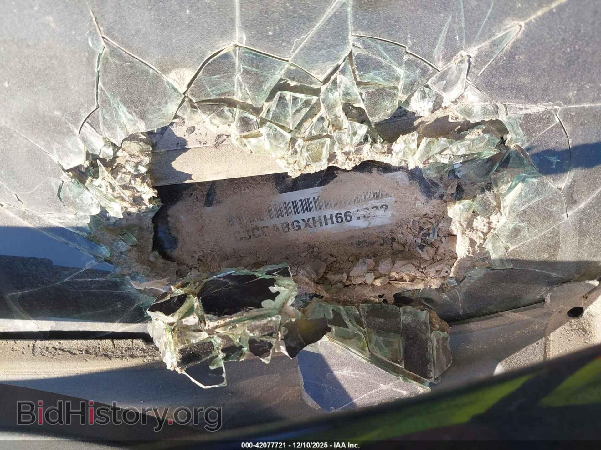 2017 CHRYSLER 300 - VIN: 2C3CCABGXHH661602 - Фото 6