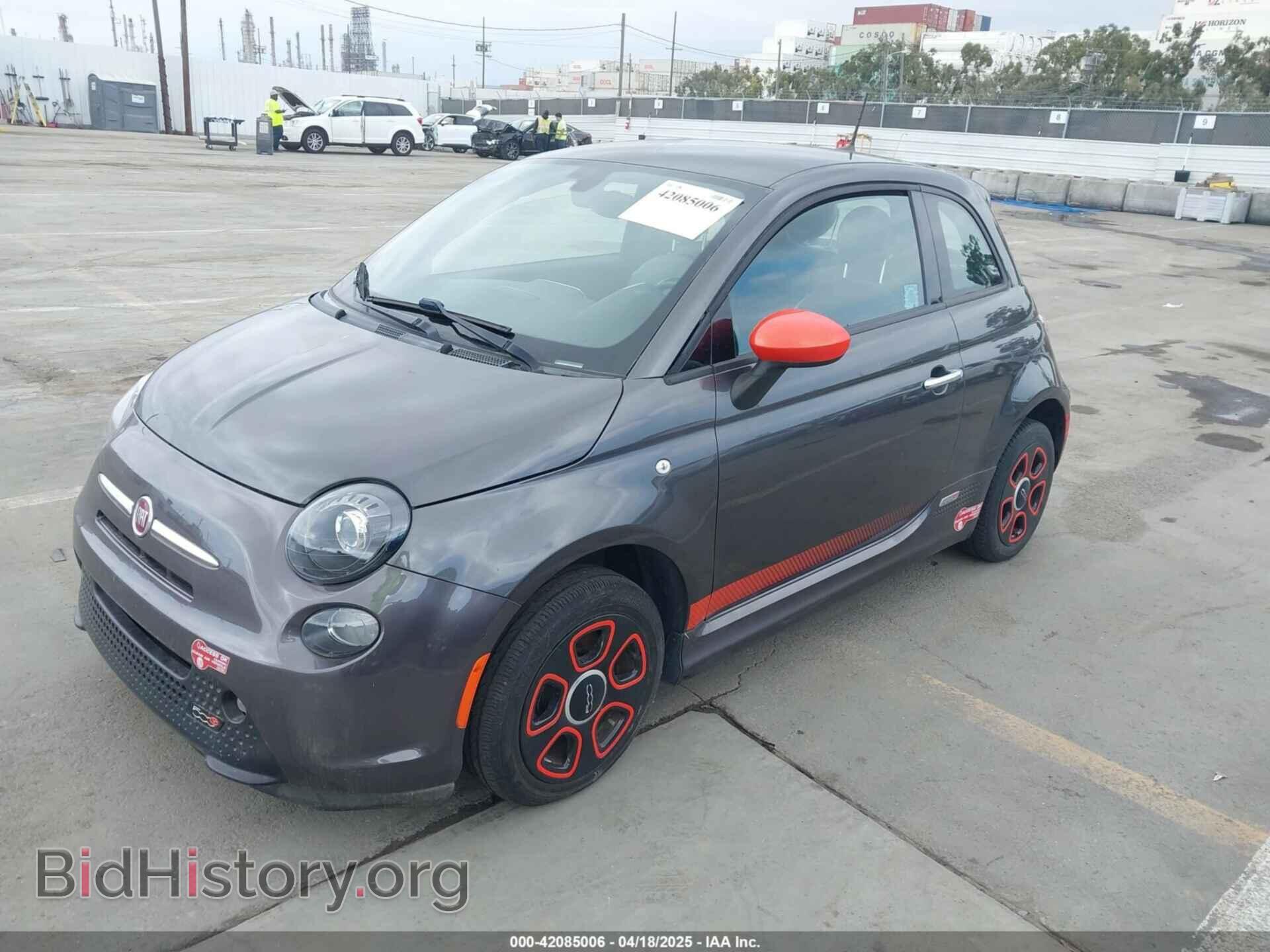2017 FIAT 500E - VIN: 3C3CFFGE1HT654296 - Фото 2