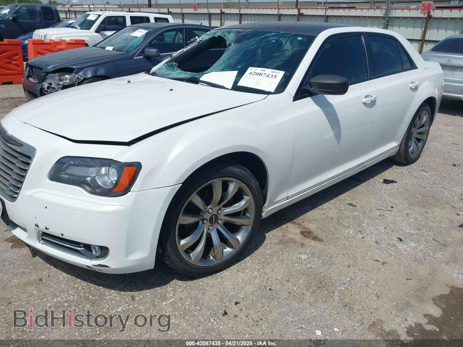 2014 CHRYSLER 300 - VIN: 2C3CCABG3EH262008 - Фото 2