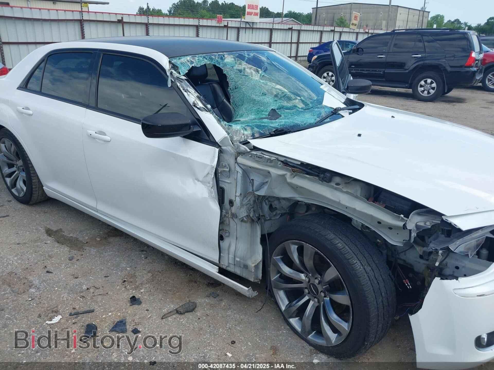 2014 CHRYSLER 300 - VIN: 2C3CCABG3EH262008 - Фото 6