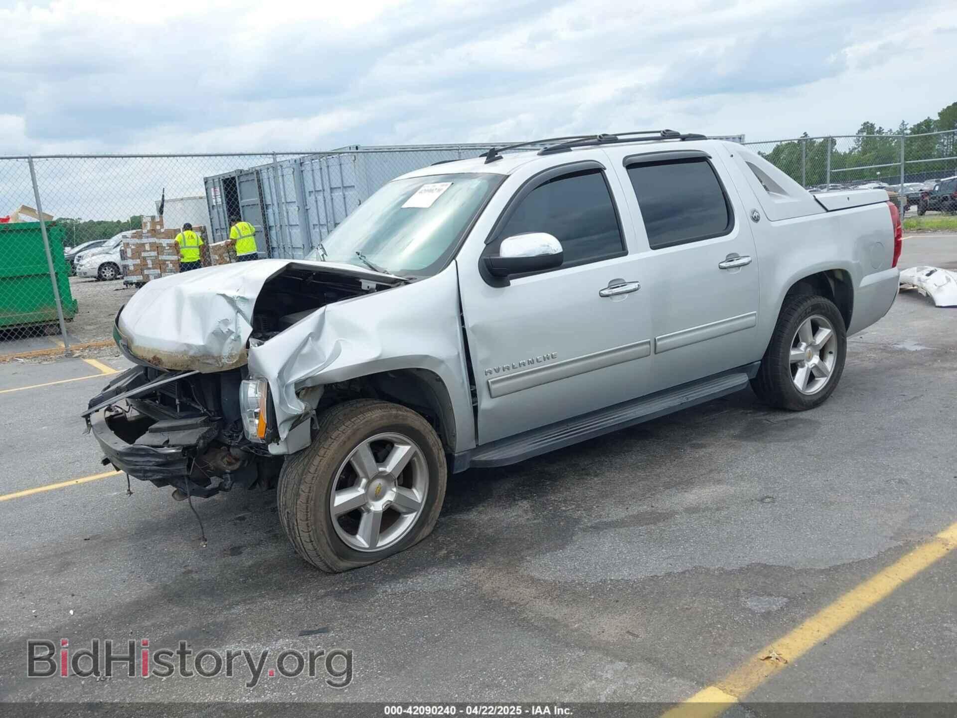 2013 CHEVROLET AVALANCHE - VIN: 3GNMCFE08DG289092 - Фото 2