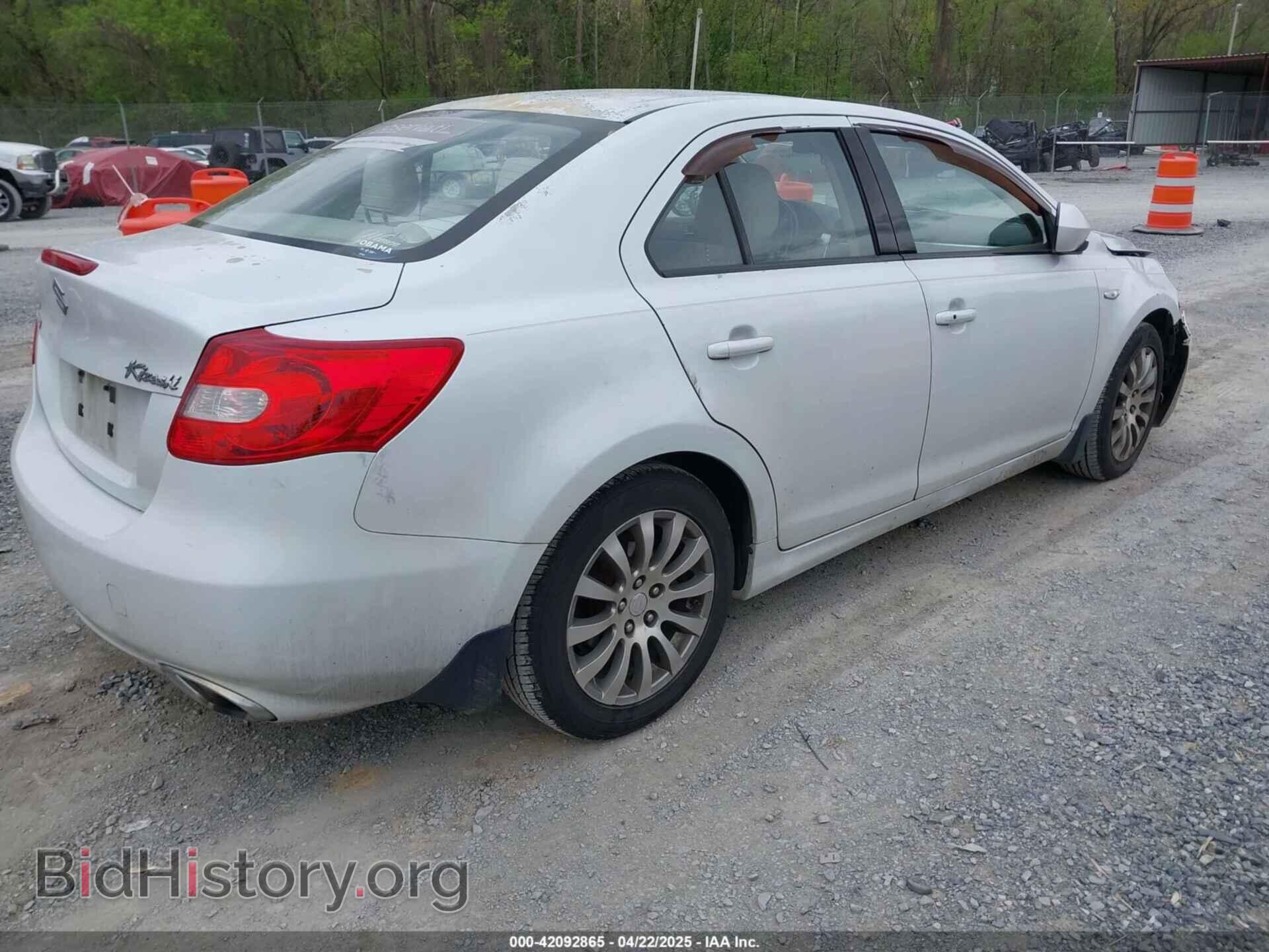 2010 SUZUKI KIZASHI - VIN: JS2RE9A35A6101030 - Photo 4