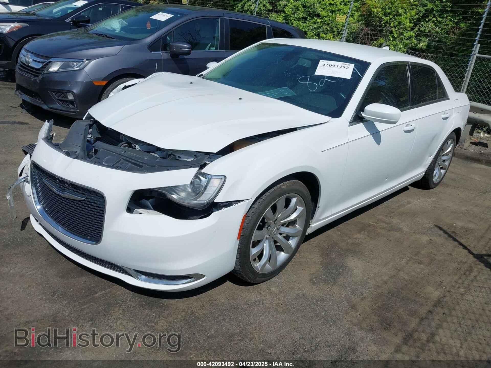 2017 CHRYSLER 300 - VIN: 2C3CCAAG4HH668224 - Фото 2