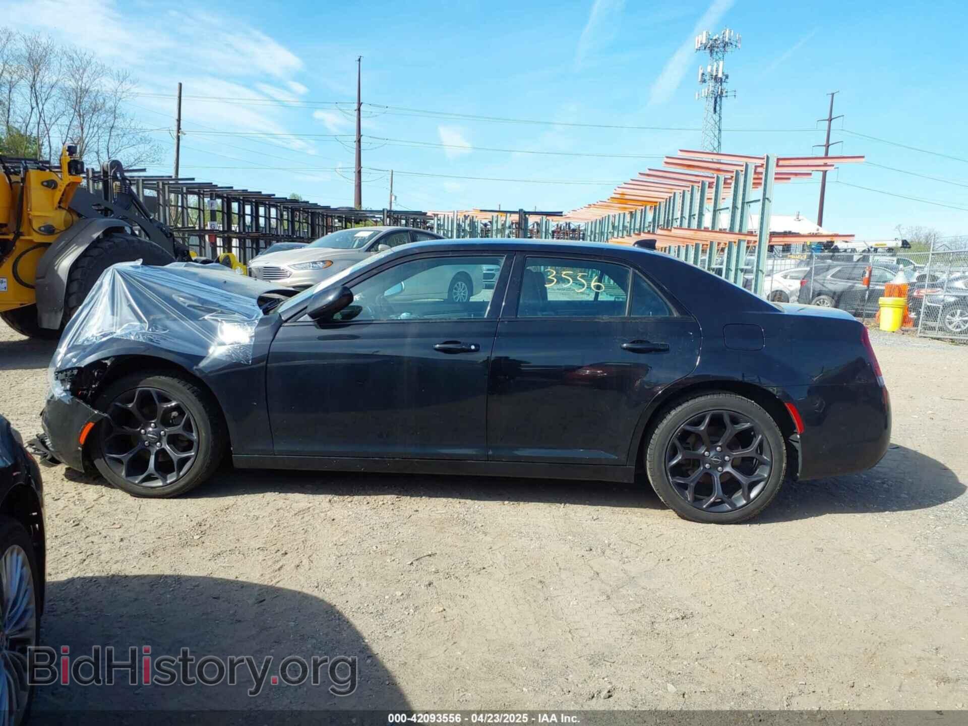 2019 CHRYSLER 300 - VIN: 2C3CCABG1KH708071 - Фото 14