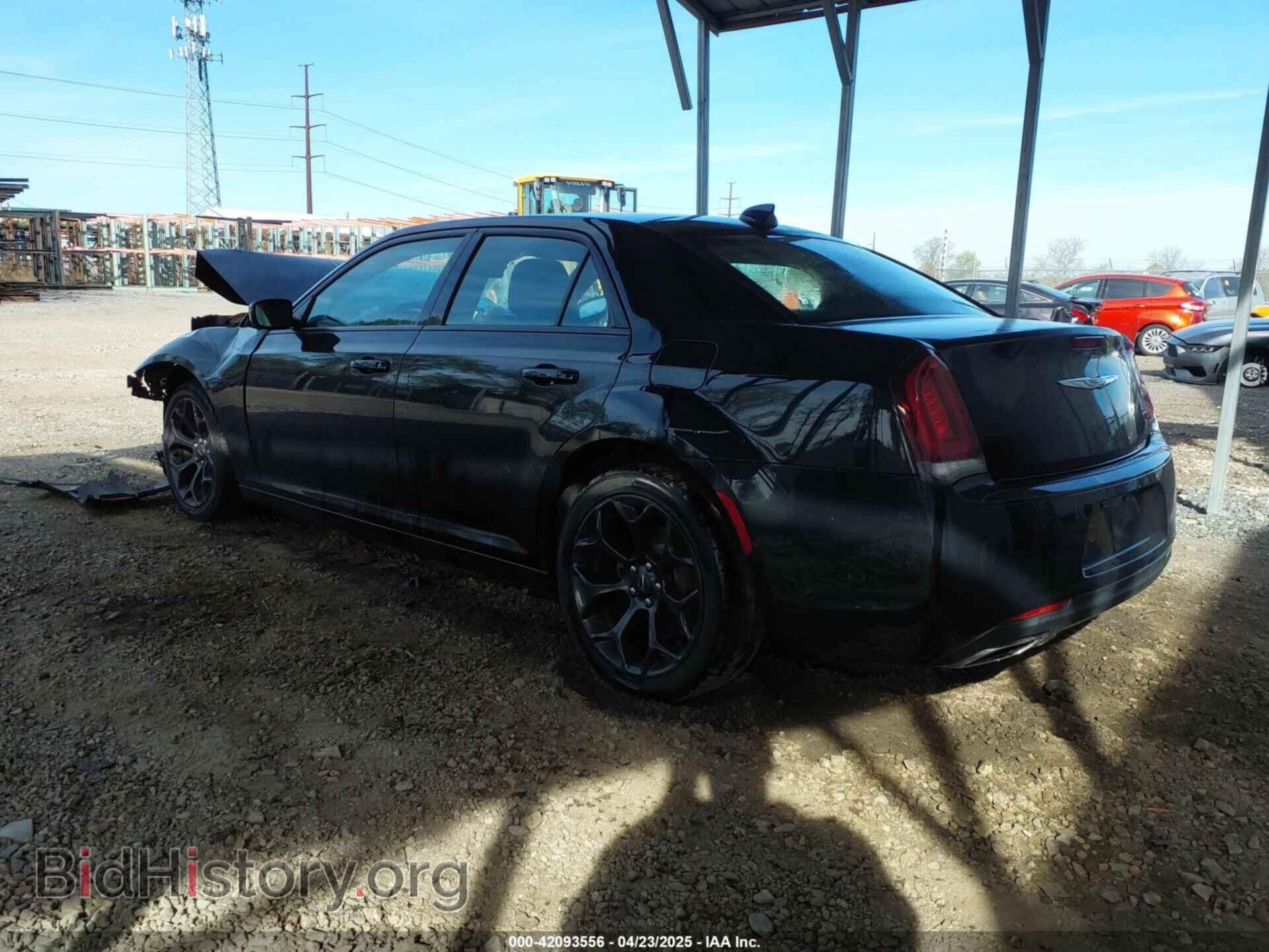 2019 CHRYSLER 300 - VIN: 2C3CCABG1KH708071 - Фото 3