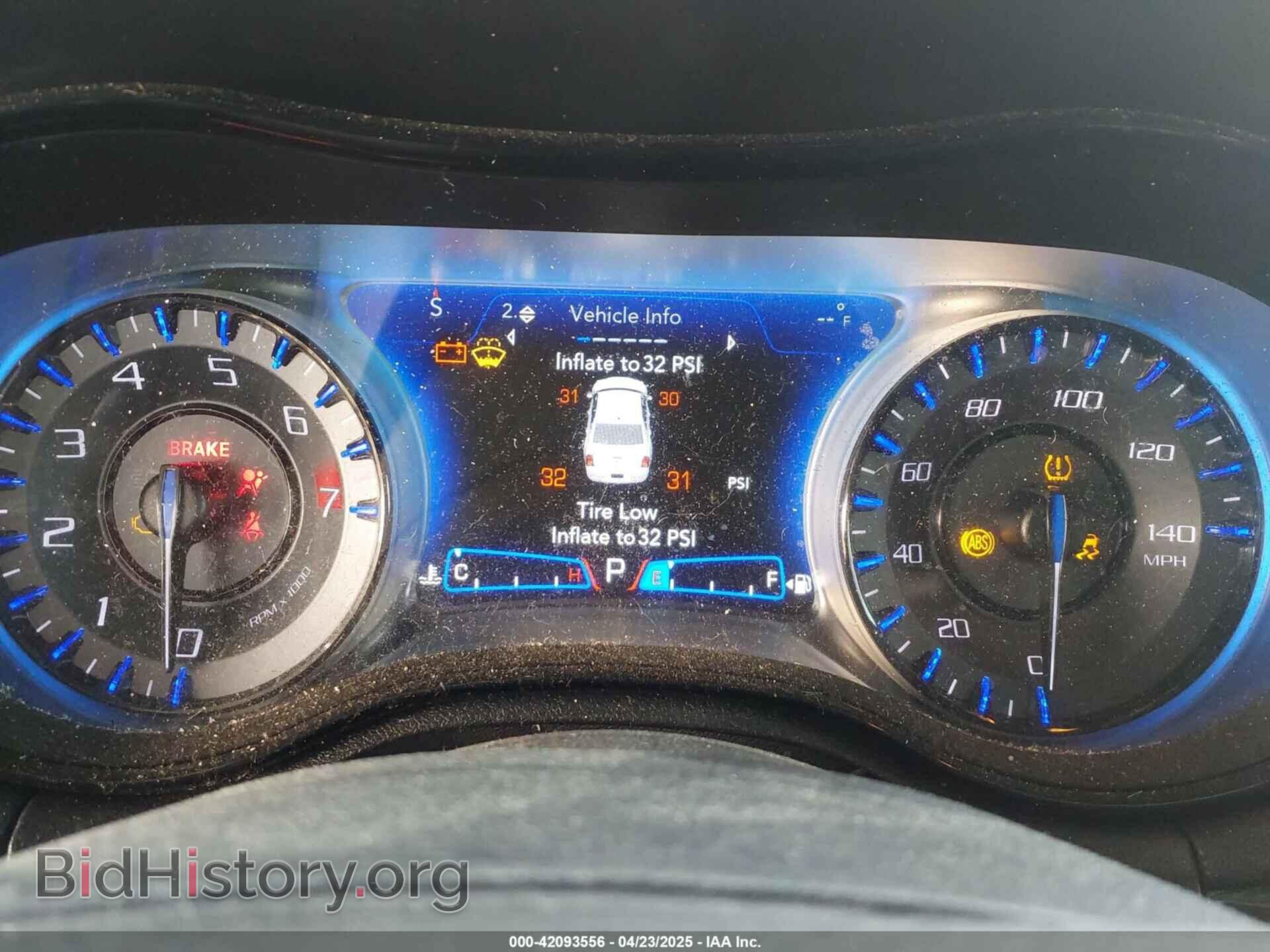 2019 CHRYSLER 300 - VIN: 2C3CCABG1KH708071 - Фото 7
