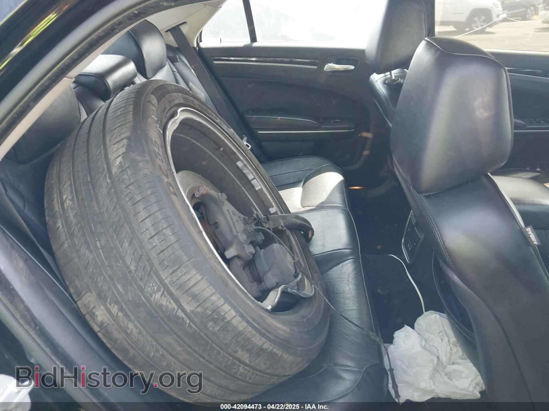2019 CHRYSLER 300 - VIN: 2C3CCAEG3KH697988 - Фото 8