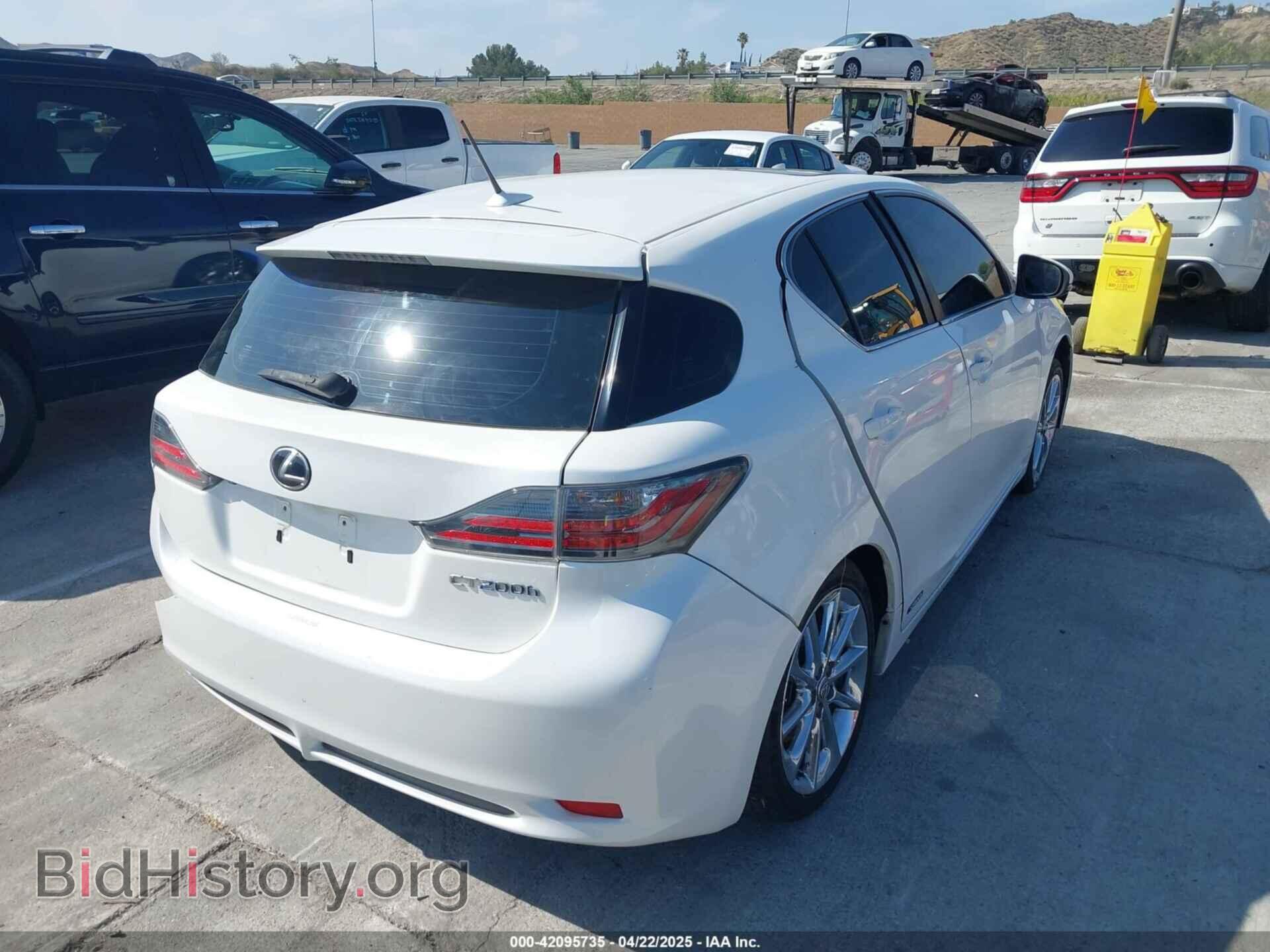 2011 LEXUS CT 200H - VIN: JTHKD5BH2B2015893 - Фото 4