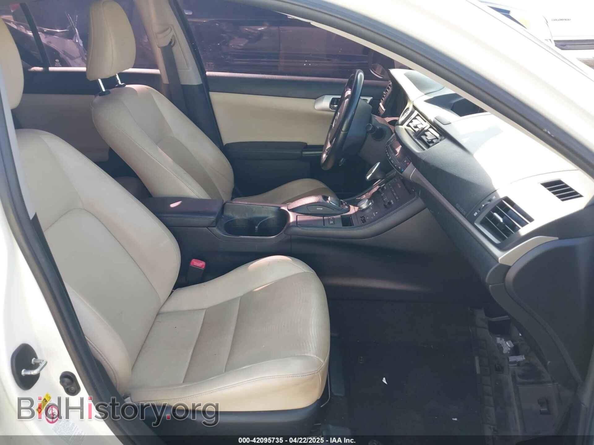 2011 LEXUS CT 200H - VIN: JTHKD5BH2B2015893 - Фото 5