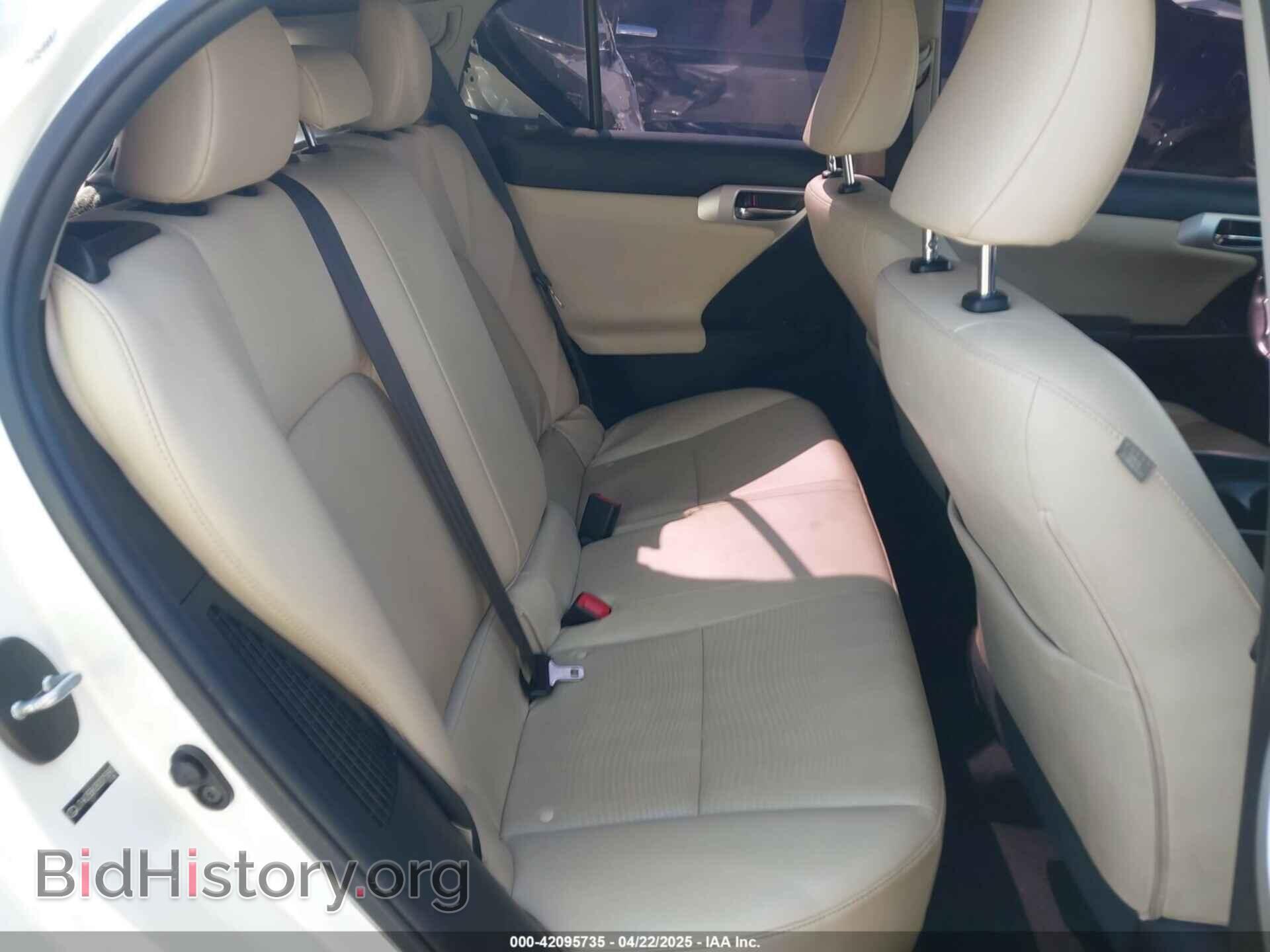2011 LEXUS CT 200H - VIN: JTHKD5BH2B2015893 - Фото 8