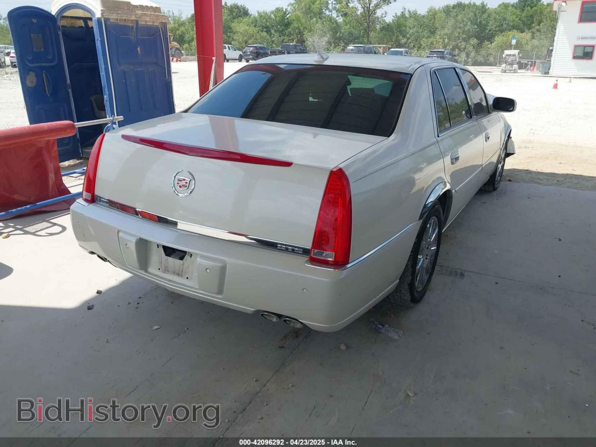 2011 CADILLAC DTS - VIN: 1G6KH5E63BU117243 - Фото 4