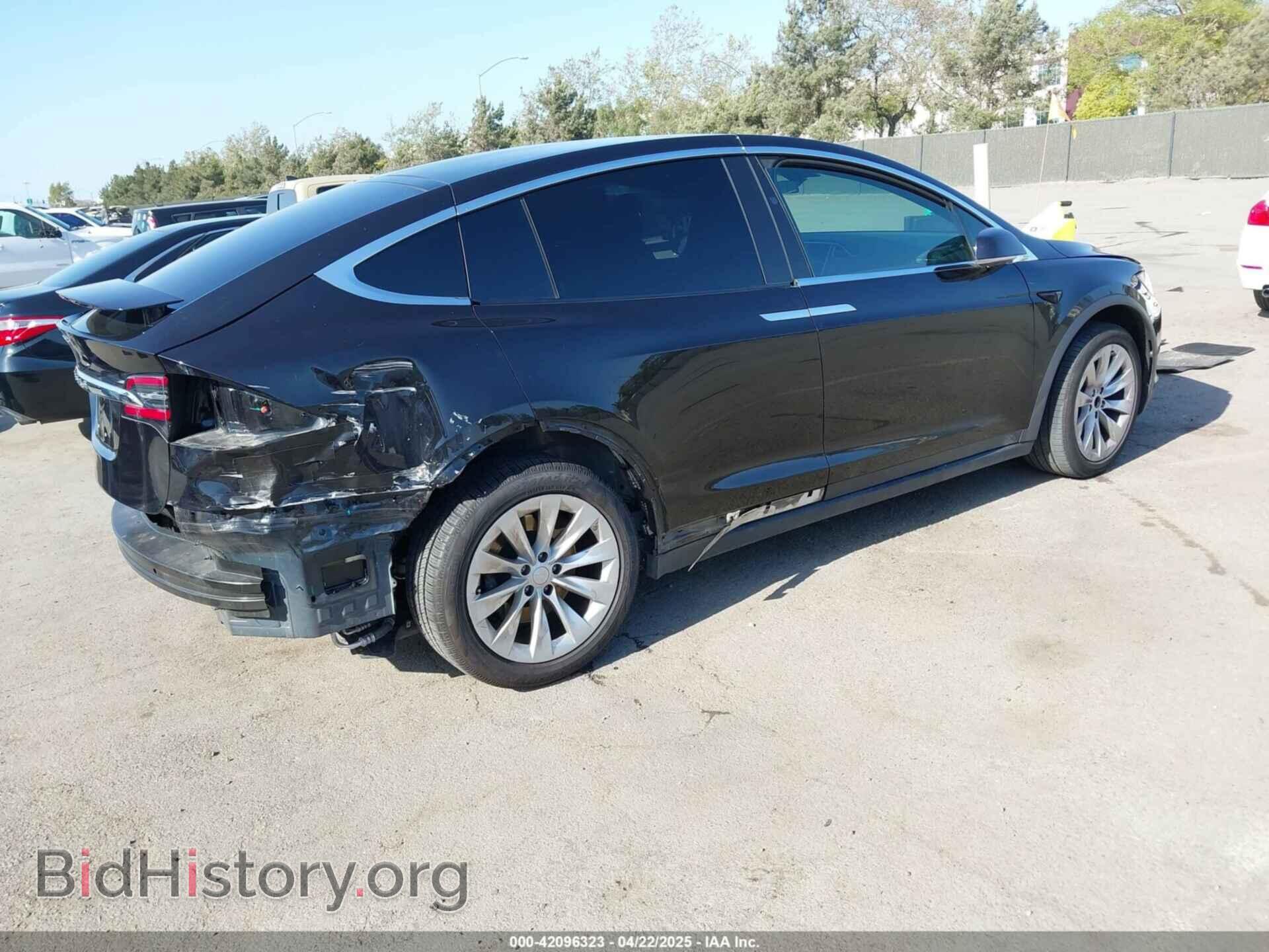 2017 TESLA MODEL X - VIN: 5YJXCBE25HF044617 - Фото 4