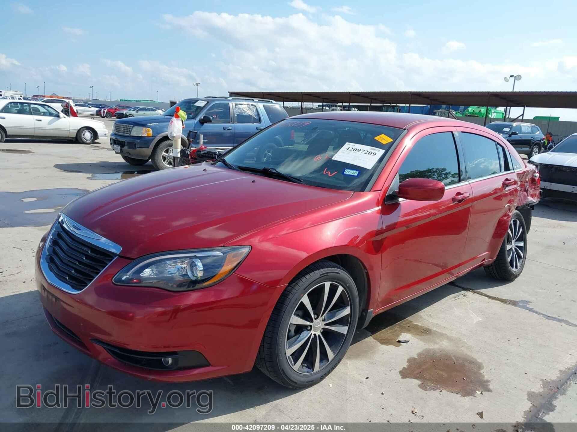2013 CHRYSLER 200 - VIN: 1C3CCBBB3DN546352 - Фото 2