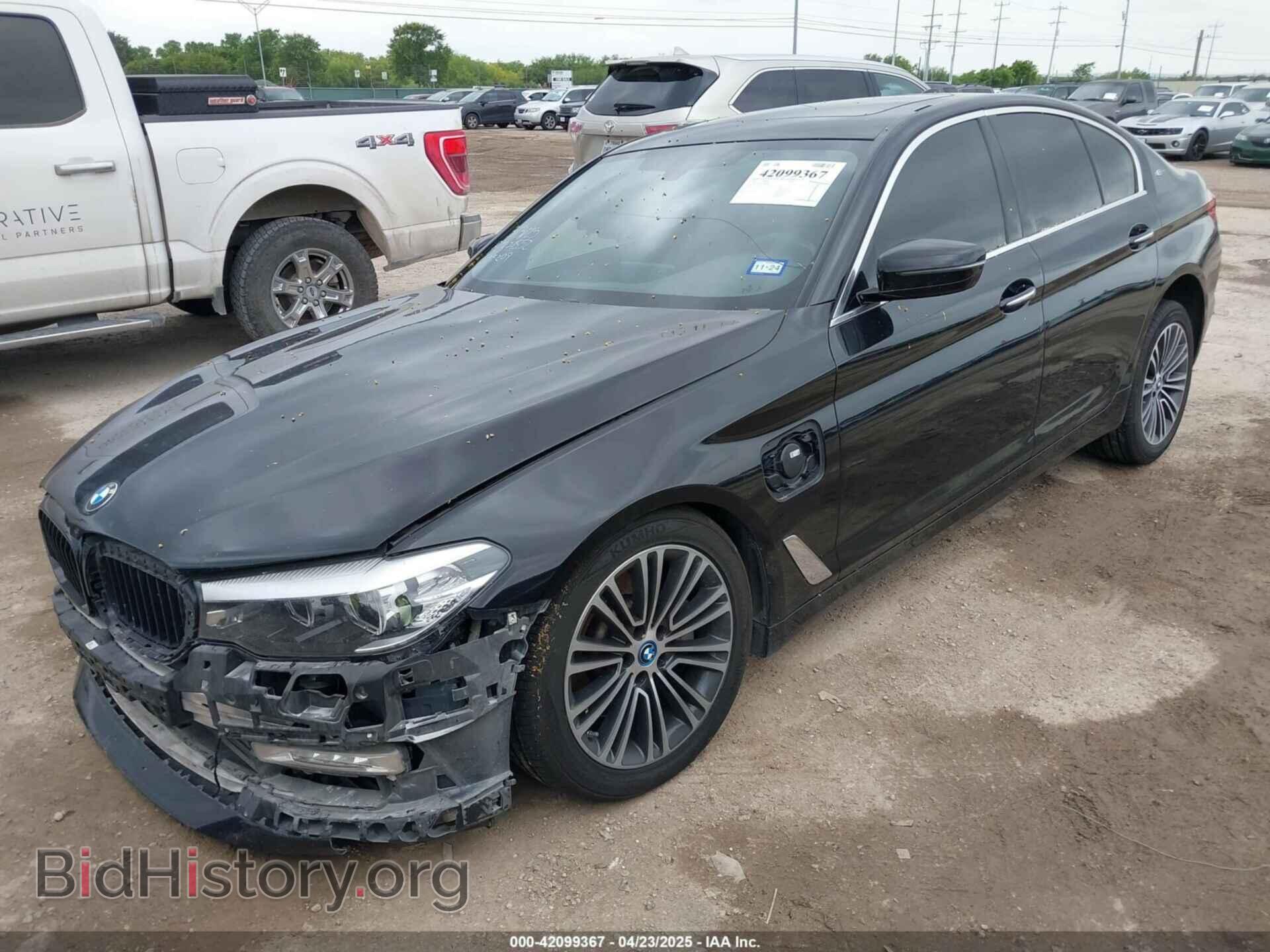 2018 BMW 530E - VIN: WBAJA9C52JB033209 - Фото 2