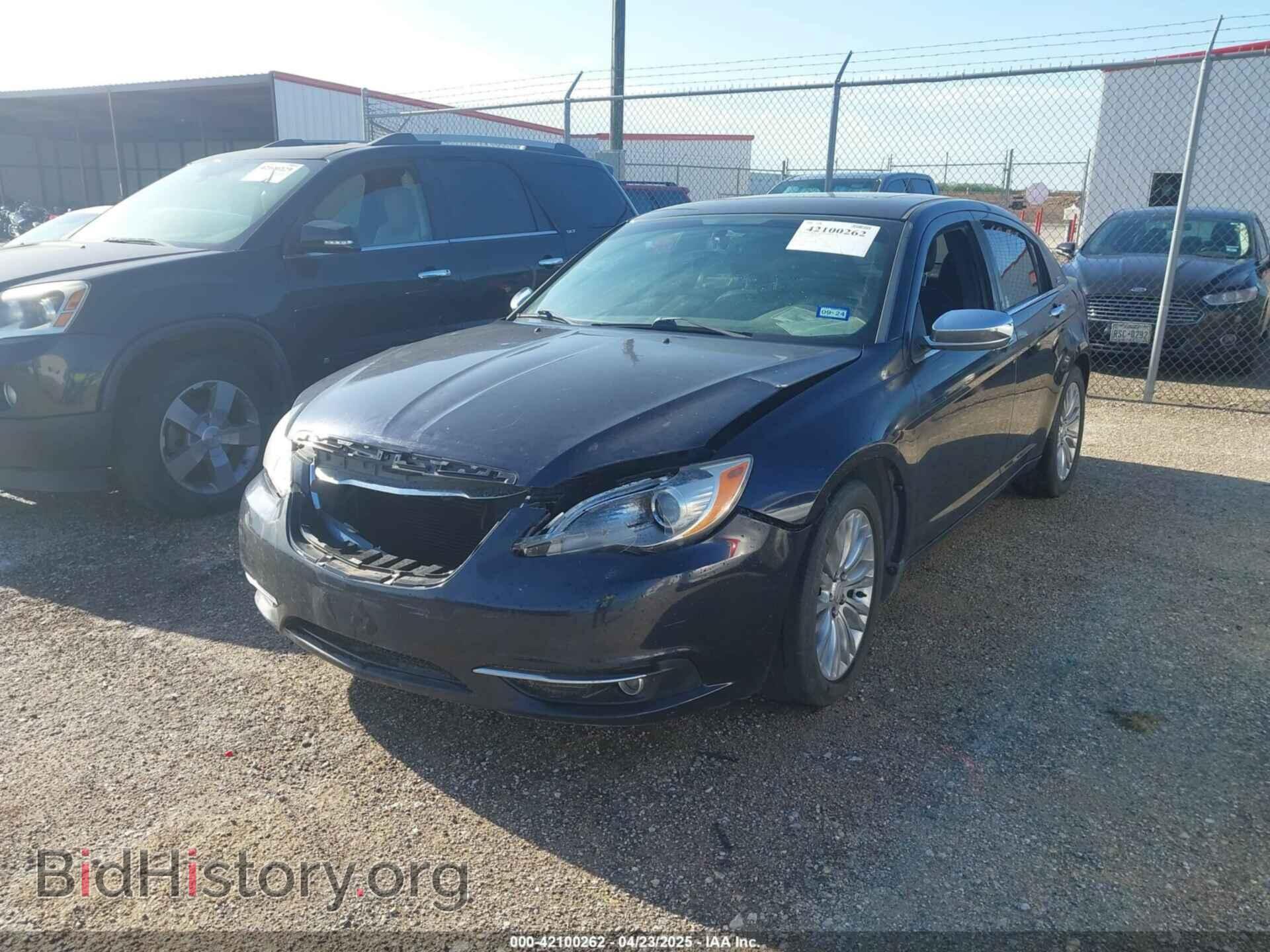 2011 CHRYSLER 200 - VIN: 1C3BC2FG3BN571833 - Фото 2
