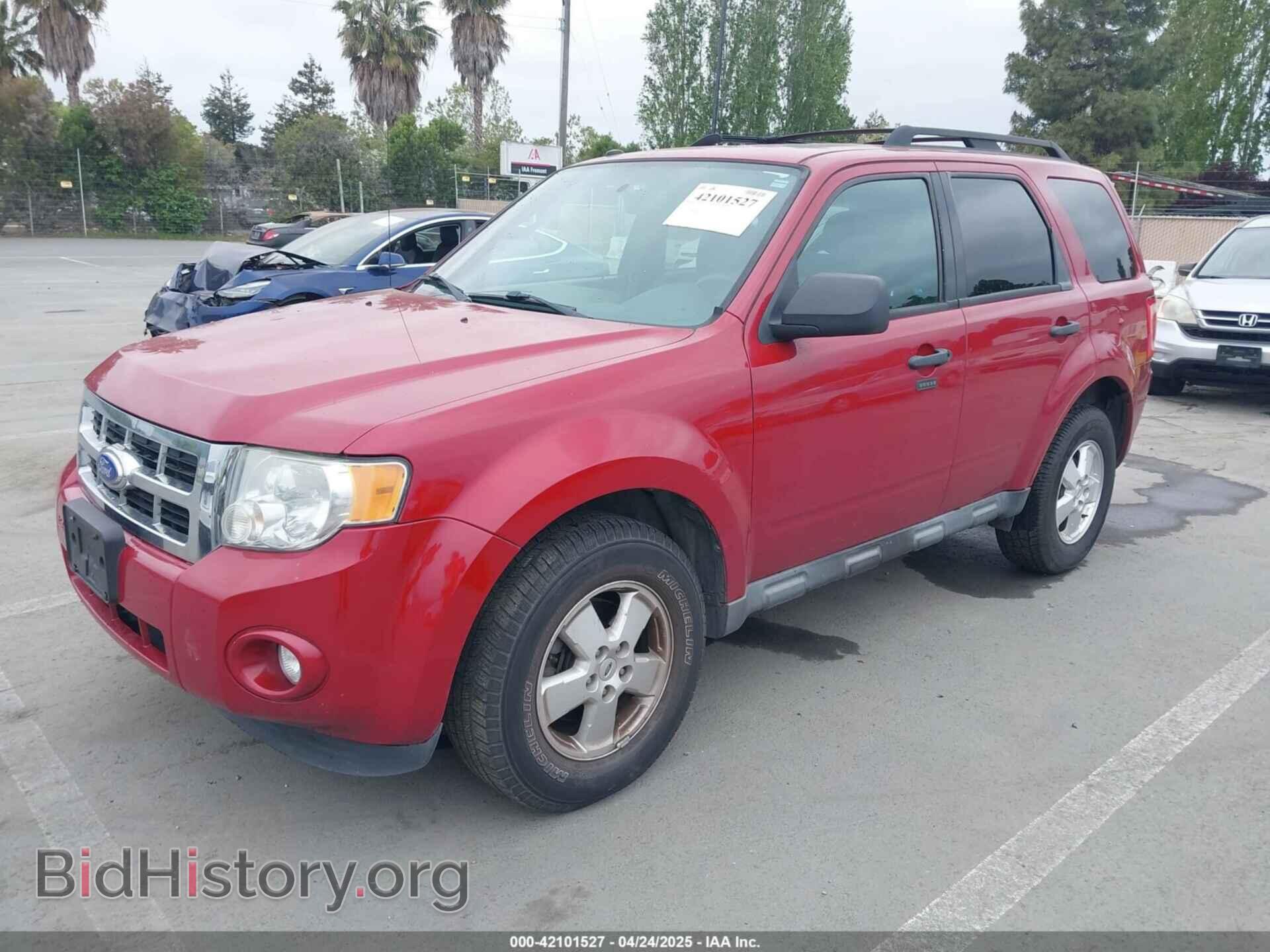 2011 FORD ESCAPE - VIN: 1FMCU9D73BKC07742 - Фото 2
