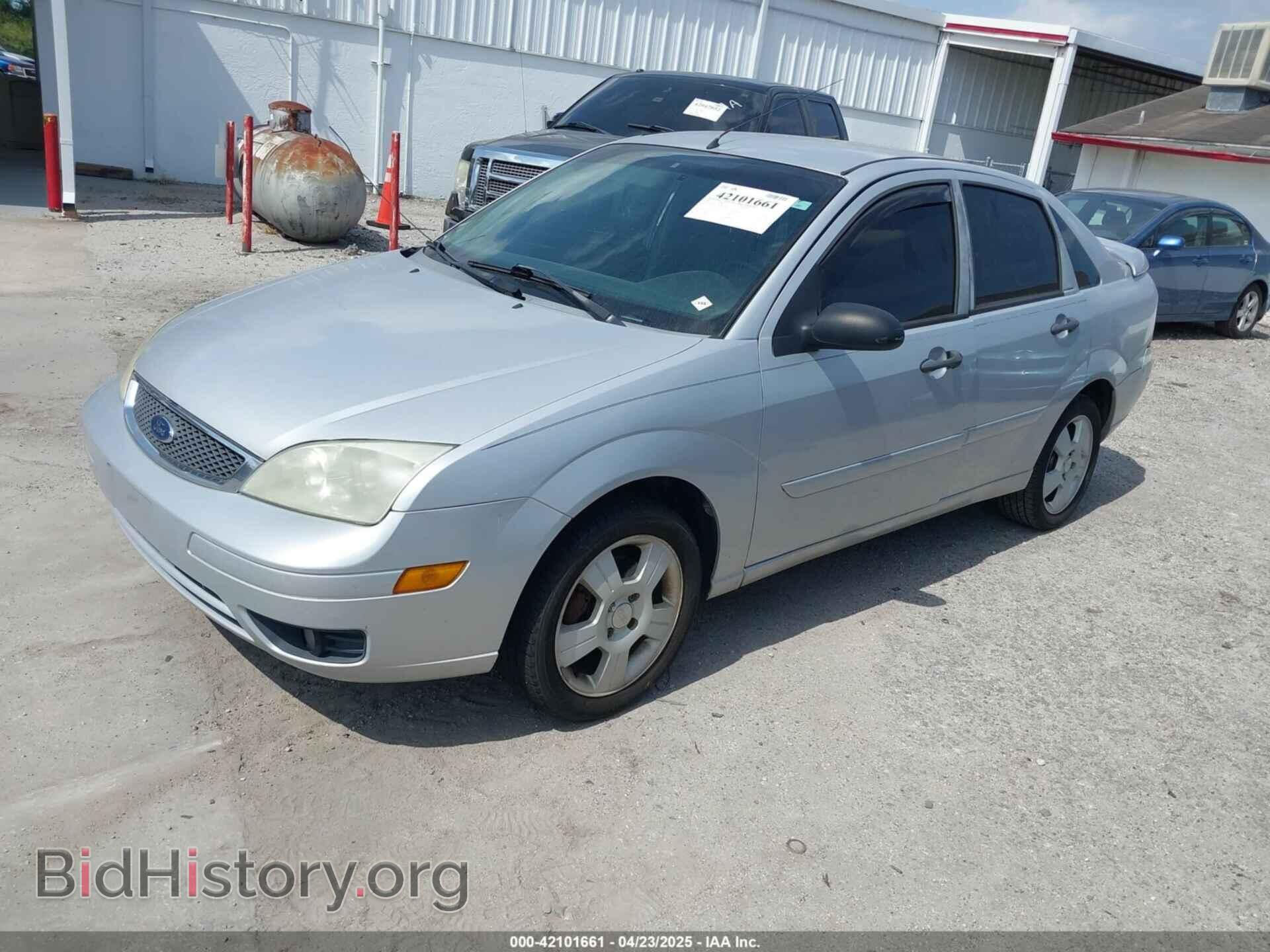 2007 FORD FOCUS - VIN: 1FAHP34N17W240452 - Фото 2