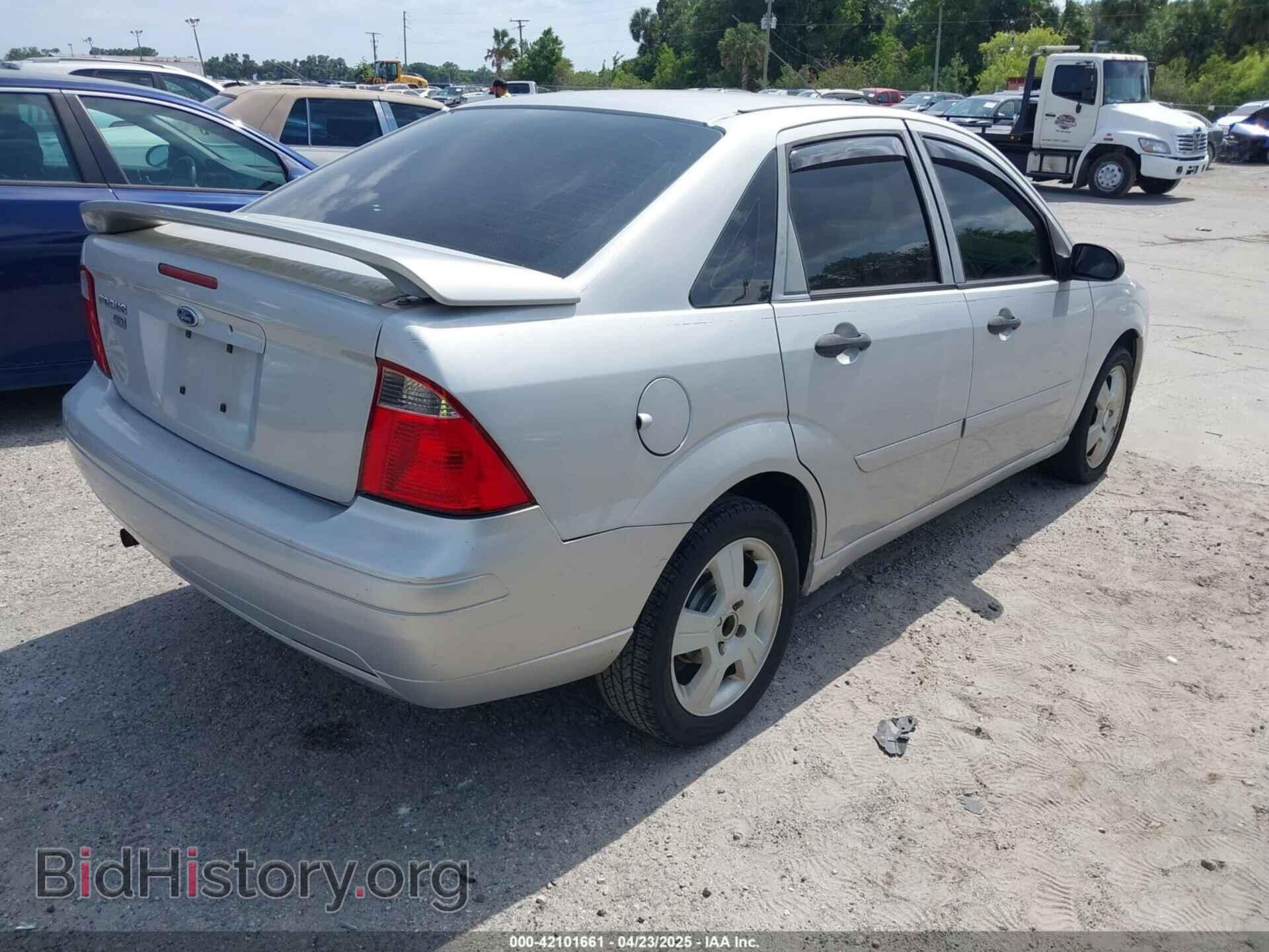 2007 FORD FOCUS - VIN: 1FAHP34N17W240452 - Фото 4