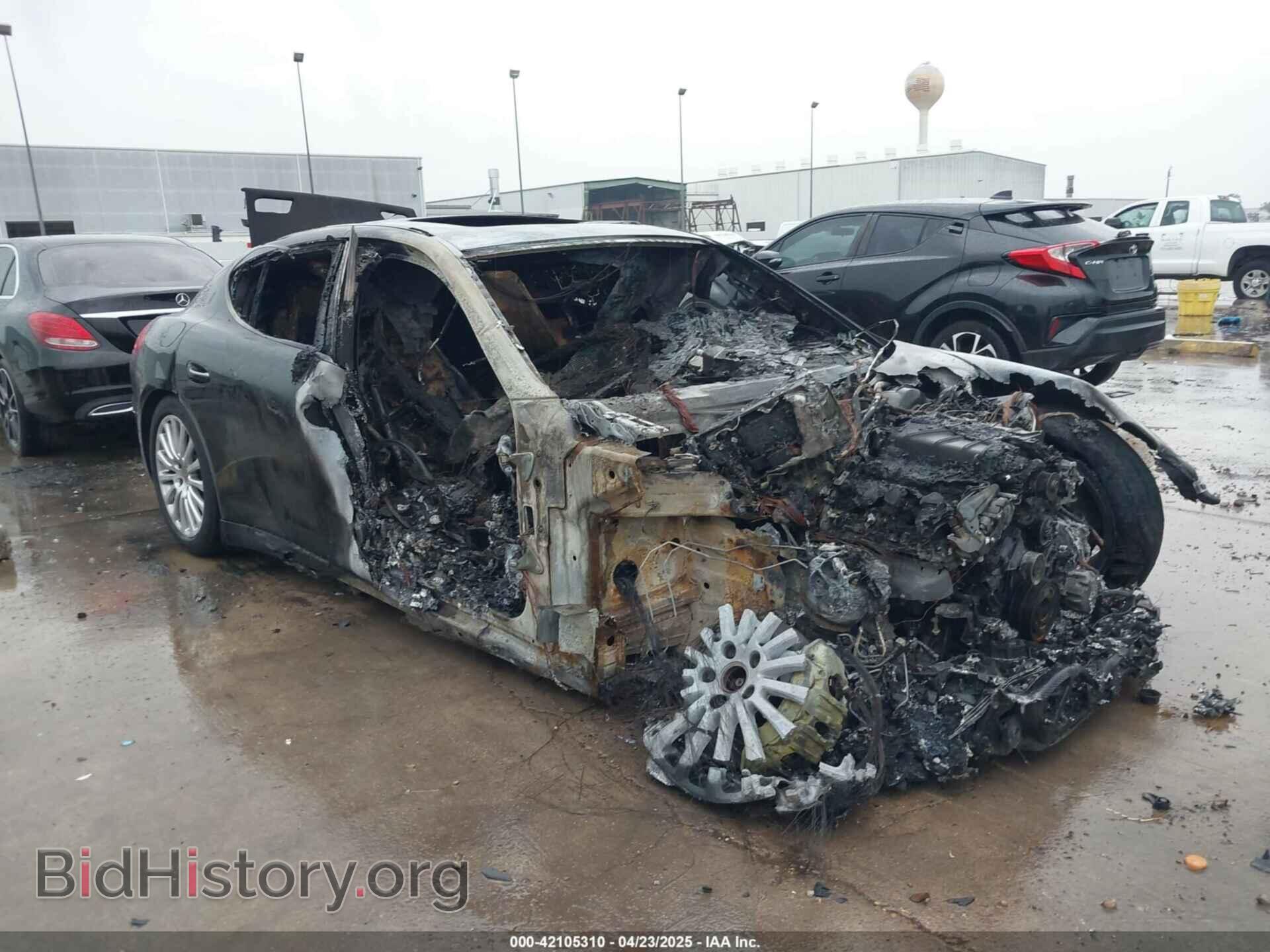 Фотография WP0AD2A75EL044131 - PORSCHE PANAMERA E-HYBRID 2014
