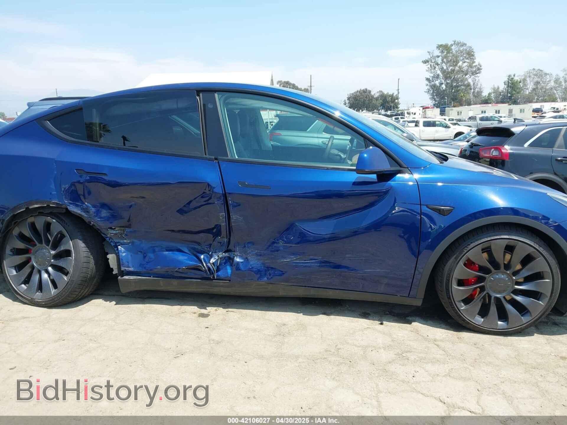 2022 TESLA MODEL Y - VIN: 7SAYGDEF7NF393235 - Фото 13