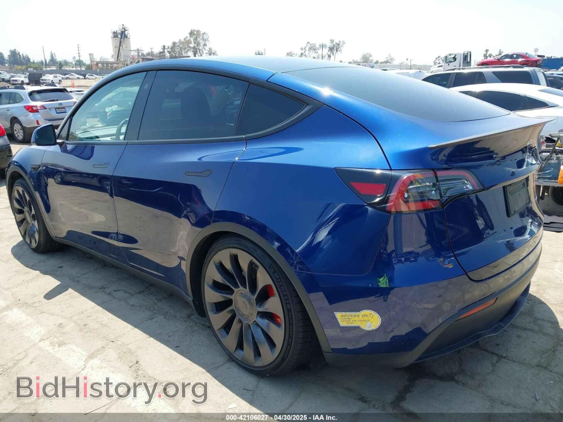 2022 TESLA MODEL Y - VIN: 7SAYGDEF7NF393235 - Фото 3