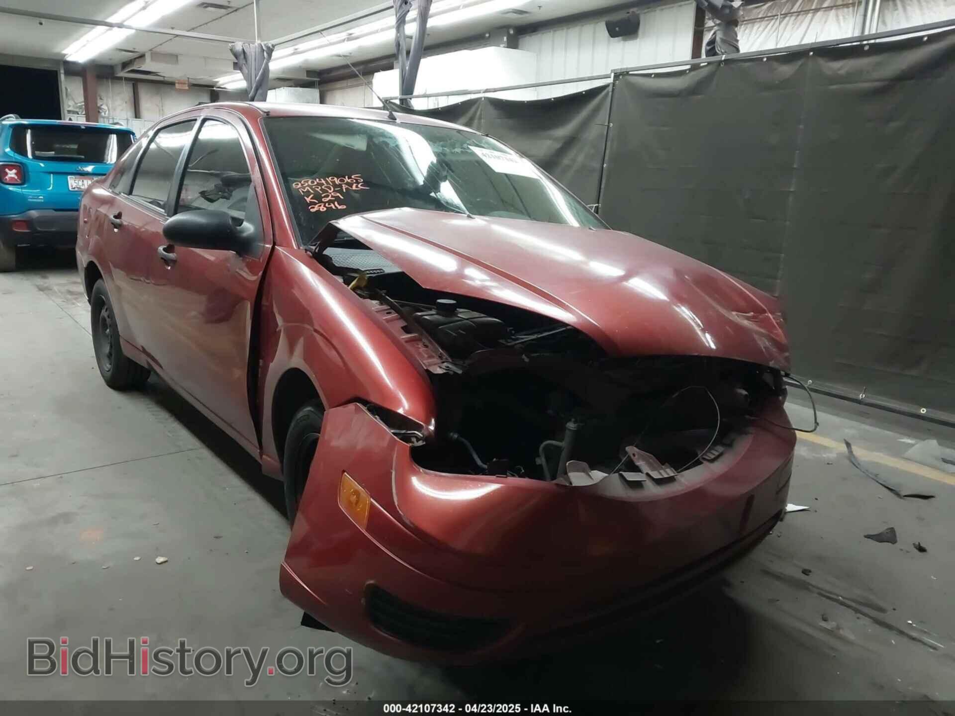 Photo 1FAFP34NX5W182846 - FORD FOCUS 2005