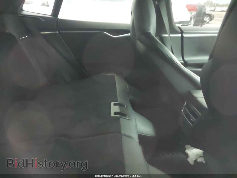 2016 Tesla MODEL S (VIN 5YJSA1E12GF172359) — photo 8 of 17
