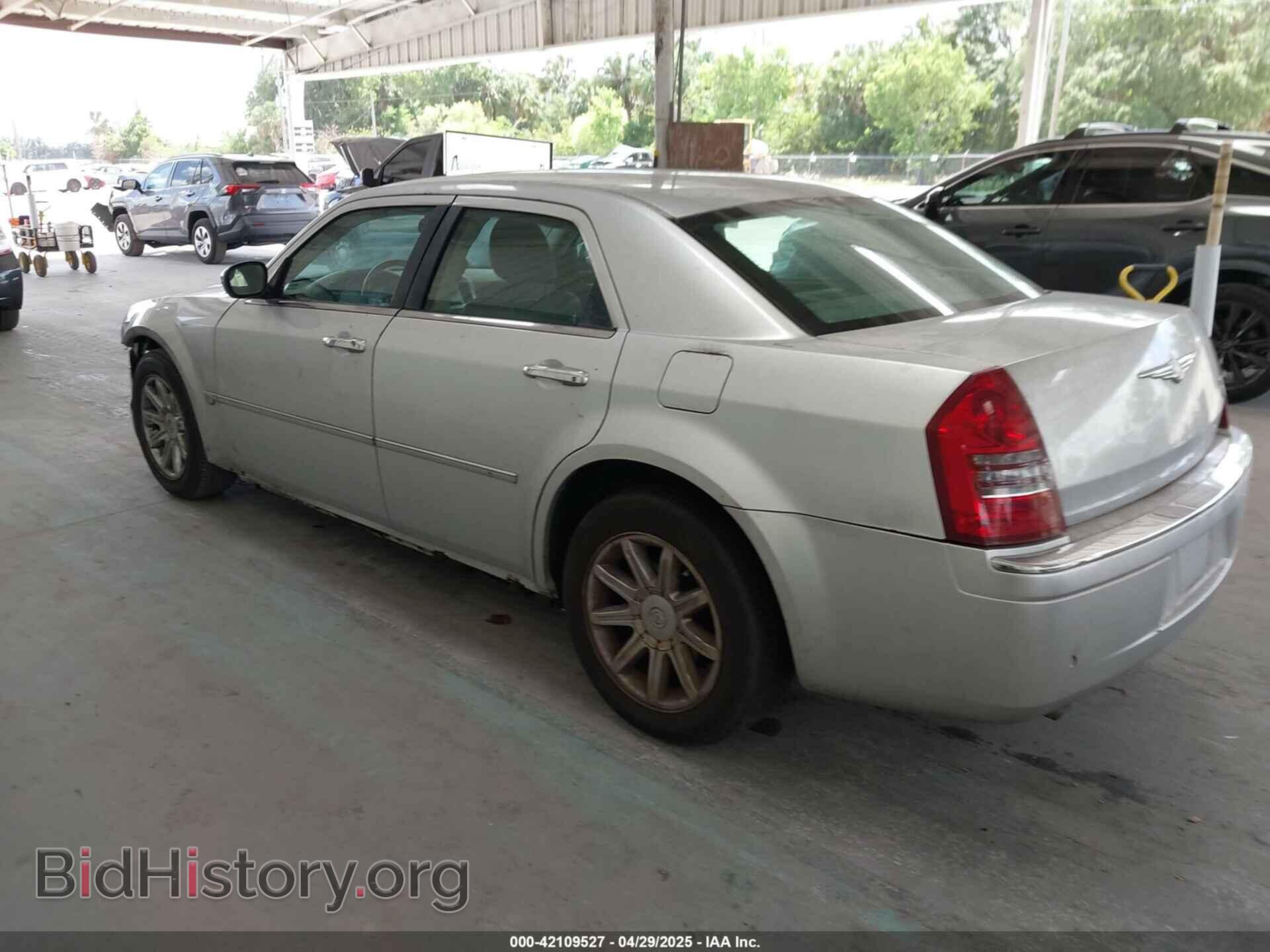 2005 CHRYSLER 300C - VIN: 2C3JA63H95H630712 - Фото 3