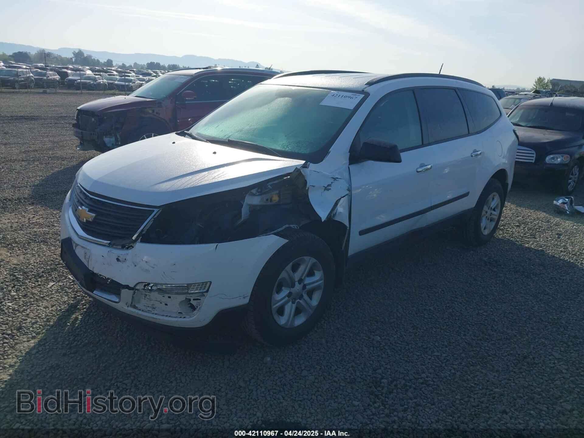 2017 CHEVROLET TRAVERSE - VIN: 1GNKRFED5HJ343767 - Фото 2