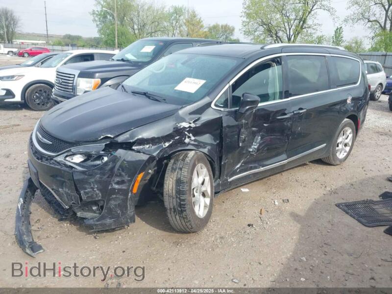 2020 Chrysler PACIFICA (VIN 2C4RC1EG4LR108013) — photo 2 of 17