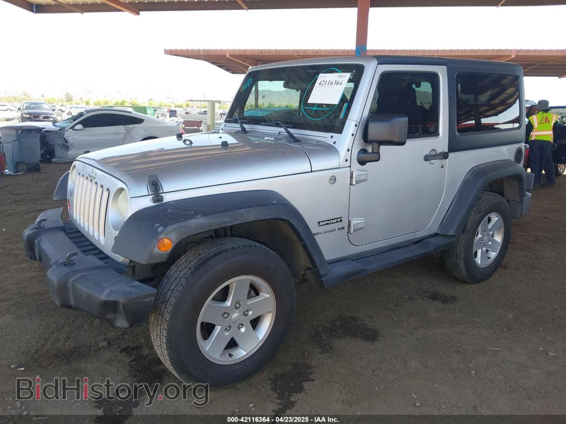 2011 JEEP WRANGLER - VIN: 1J4AA2D16BL574453 - Фото 2