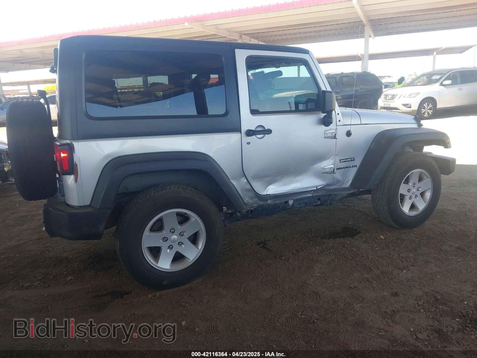 2011 JEEP WRANGLER - VIN: 1J4AA2D16BL574453 - Фото 4