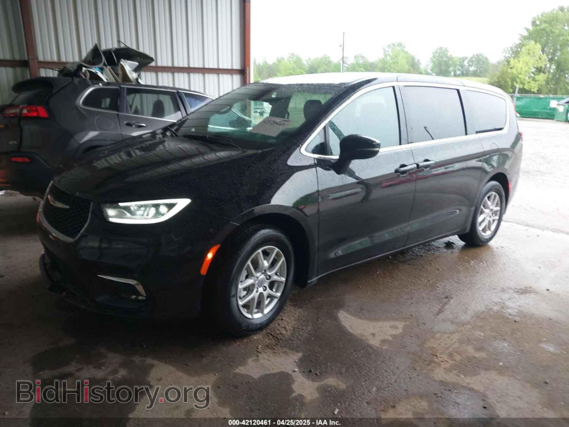 2025 CHRYSLER PACIFICA - VIN: 2C4RC1BG8SR548335 - Photo 2