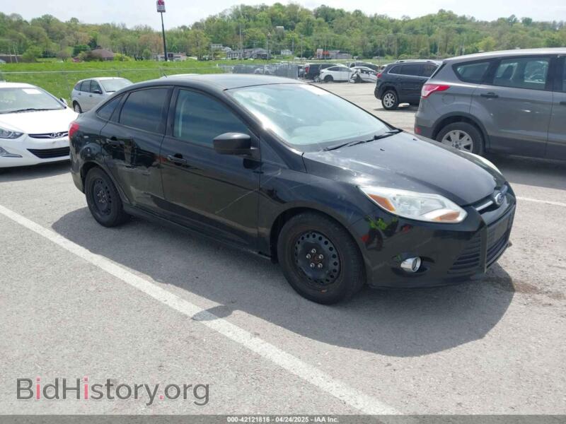 2012 Ford FOCUS SE (VIN 1FAHP3F24CL275128) — фото 1 из 11, IAAI, повреждение: нормальный износ