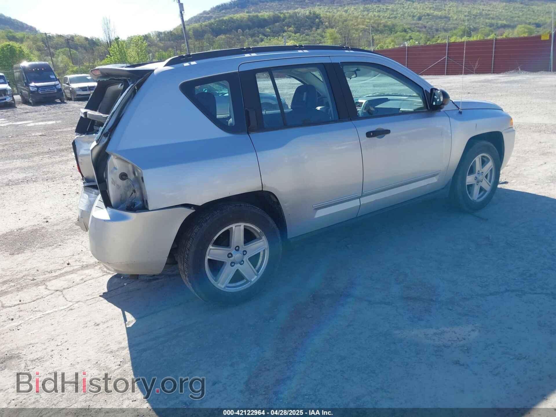 2008 JEEP COMPASS - VIN: 1J8FT47088D784150 - Фото 4