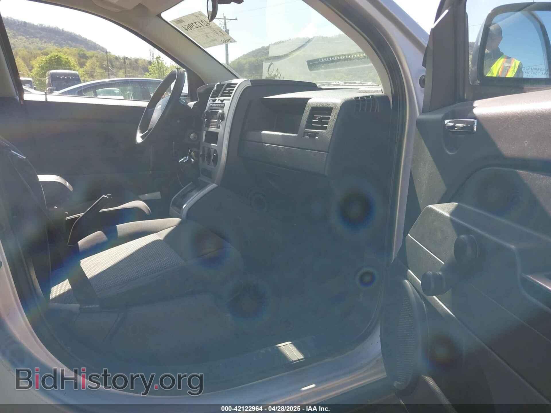 2008 JEEP COMPASS - VIN: 1J8FT47088D784150 - Фото 5