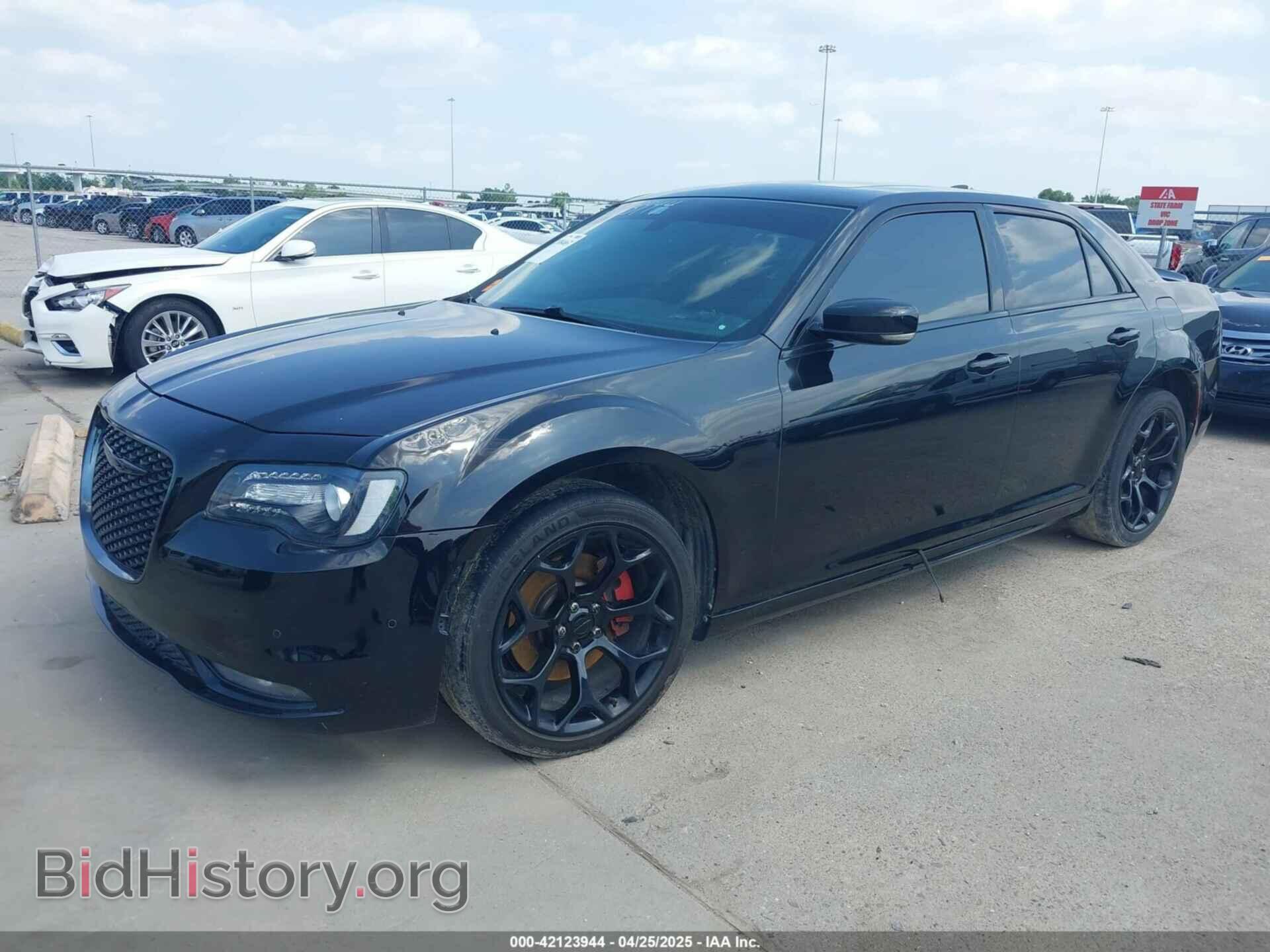 2016 CHRYSLER 300 - VIN: 2C3CCABT5GH116743 - Фото 2