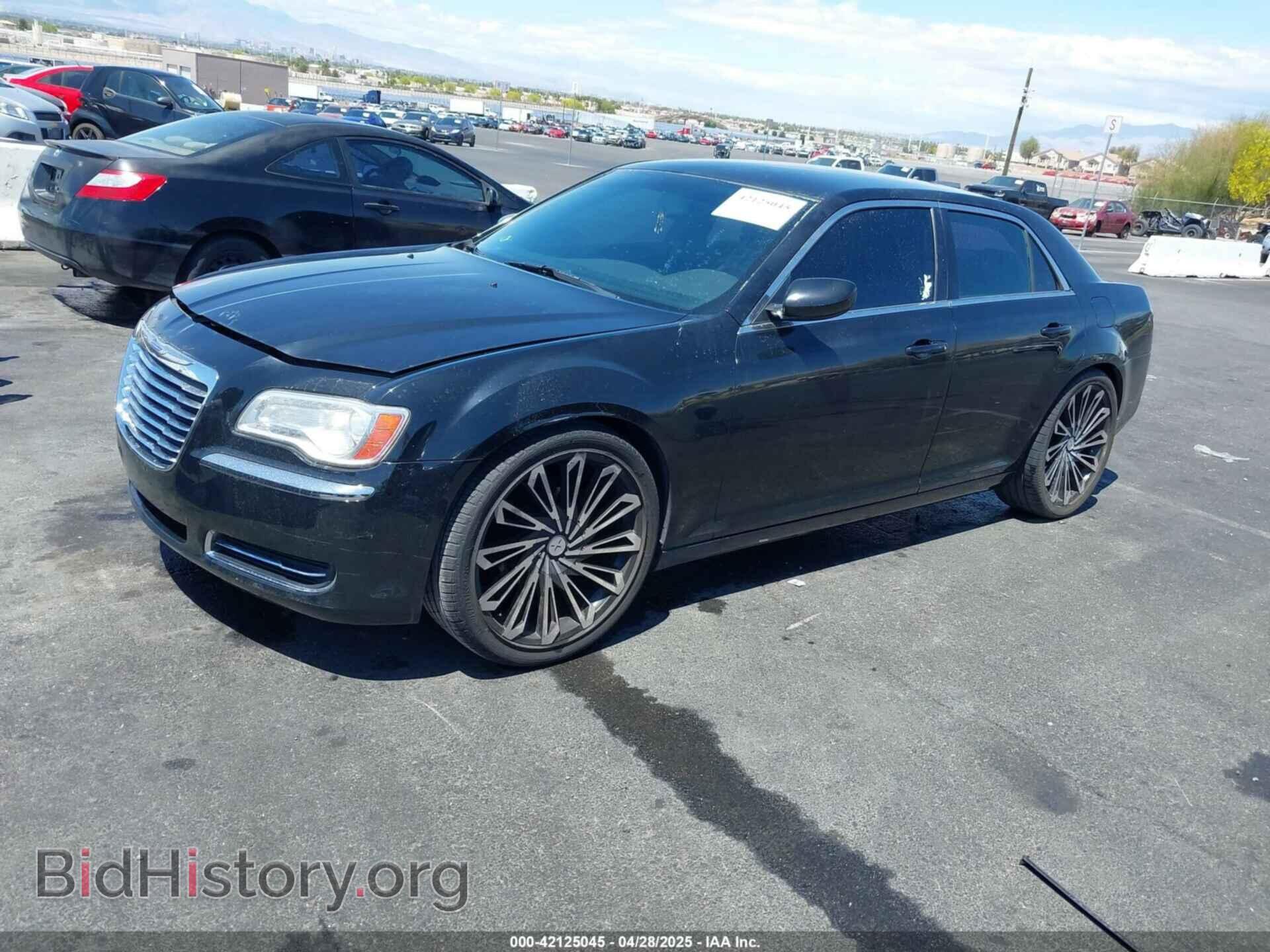 2013 CHRYSLER 300 - VIN: 2C3CCAAG2DH544639 - Фото 2