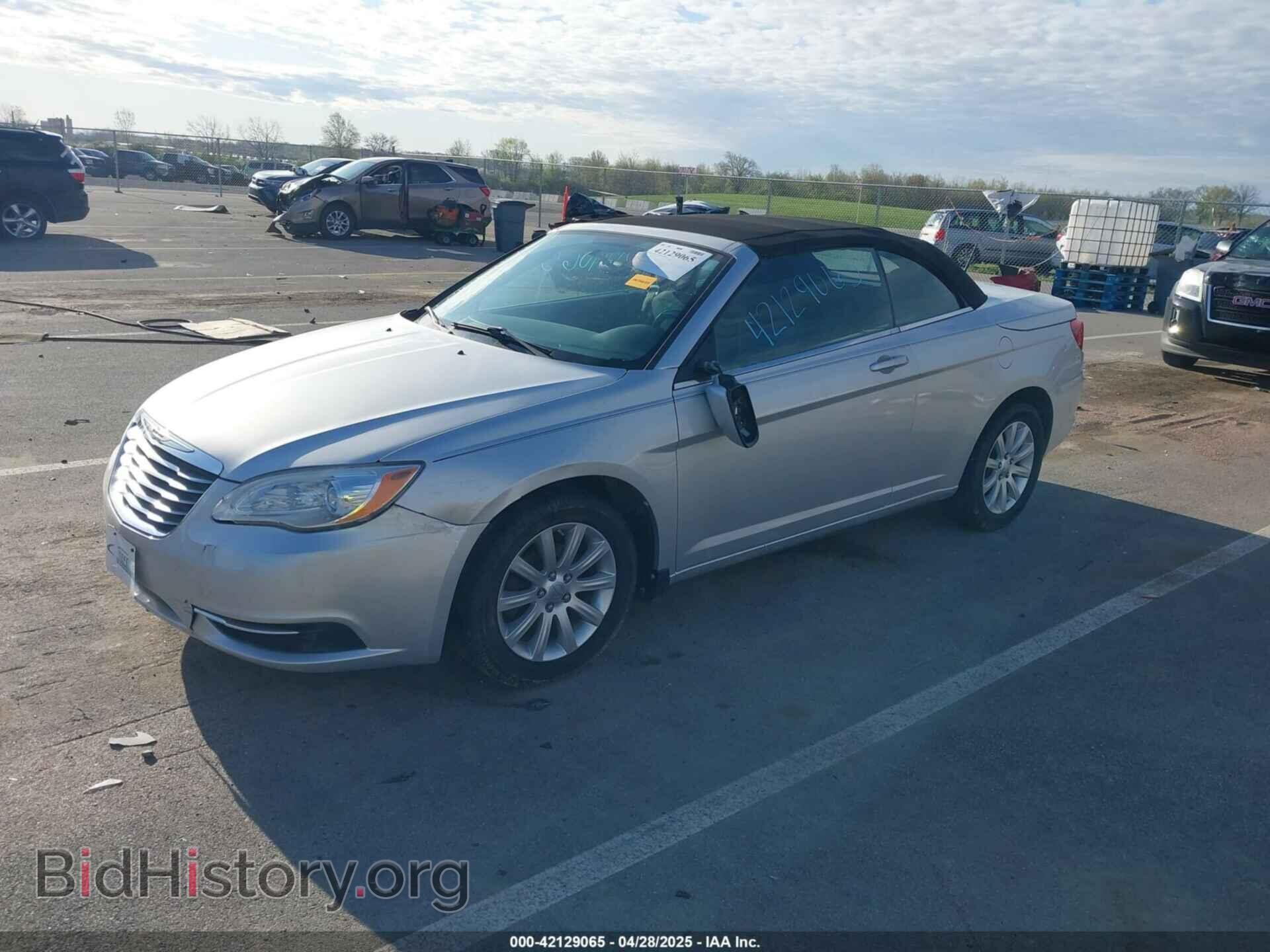 2012 CHRYSLER 200 - VIN: 1C3BCBEBXCN155687 - Фото 2