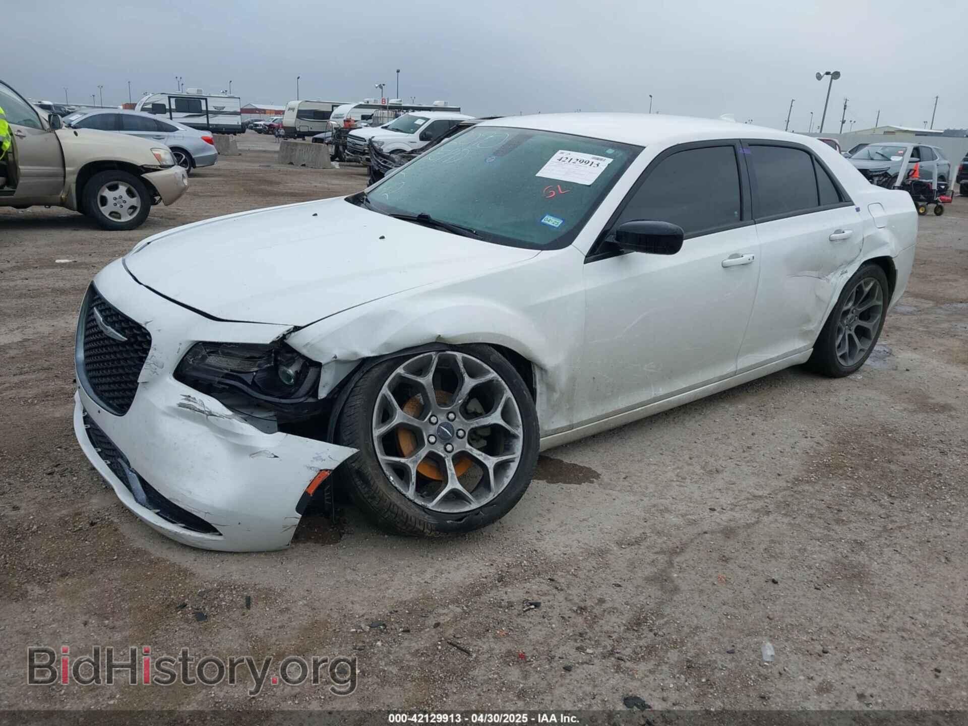 2018 CHRYSLER 300 - VIN: 2C3CCAAG5JH320468 - Фото 2