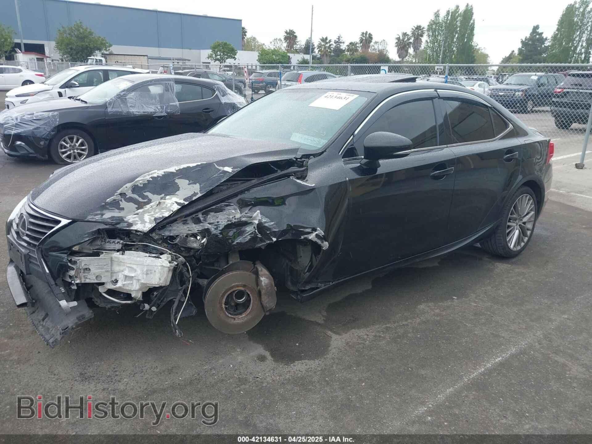 2016 LEXUS IS 200T - VIN: JTHBA1D21G5011270 - Фото 2
