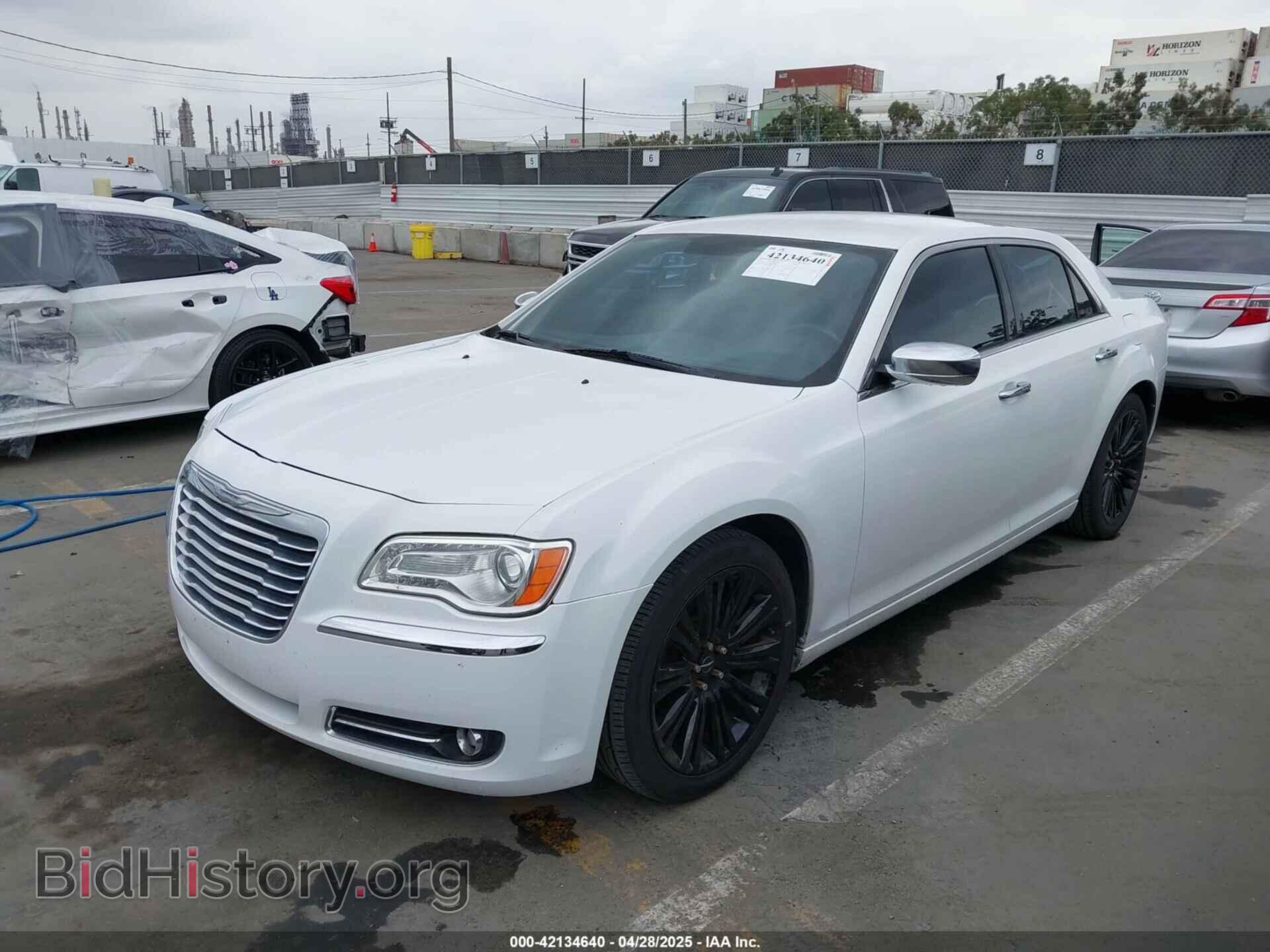 2012 CHRYSLER 300 - VIN: 2C3CCACG2CH237841 - Фото 2