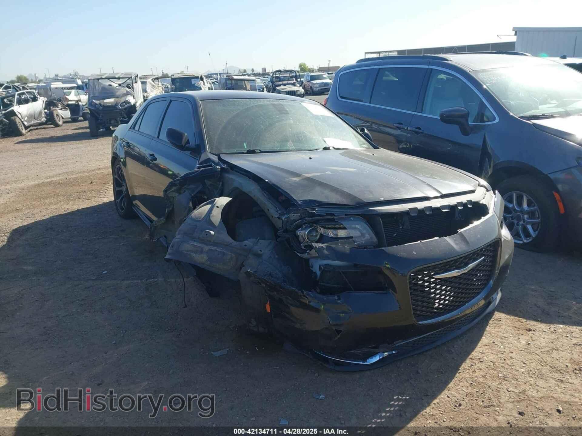 2019 CHRYSLER 300 - VIN: 2C3CCABG5KH562838 - Фото 6