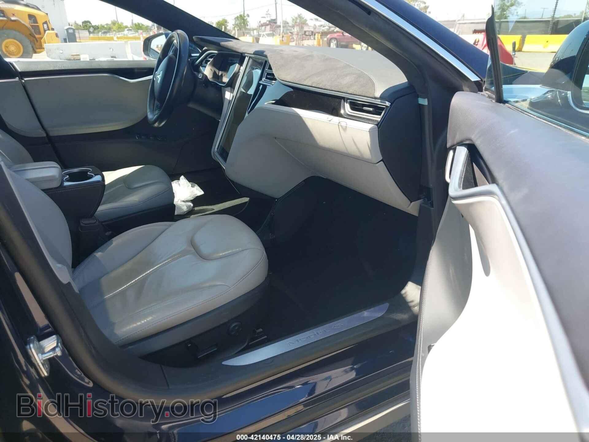 2015 TESLA MODEL S - VIN: 5YJSA1H15FF084321 - Фото 5