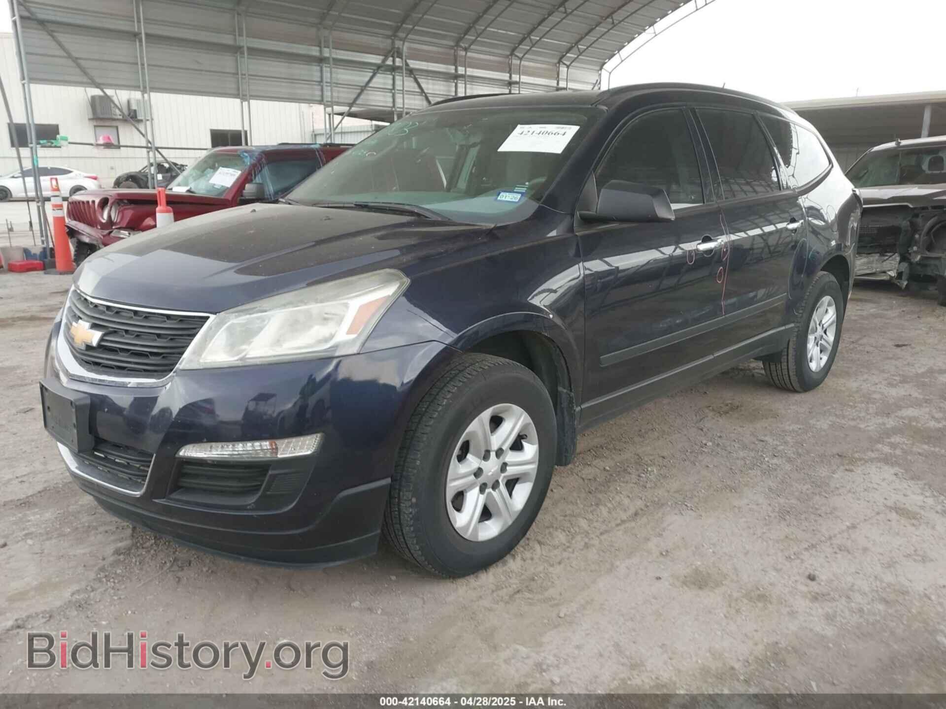 2017 CHEVROLET TRAVERSE - VIN: 1GNKRFKD0HJ228286 - Фото 2