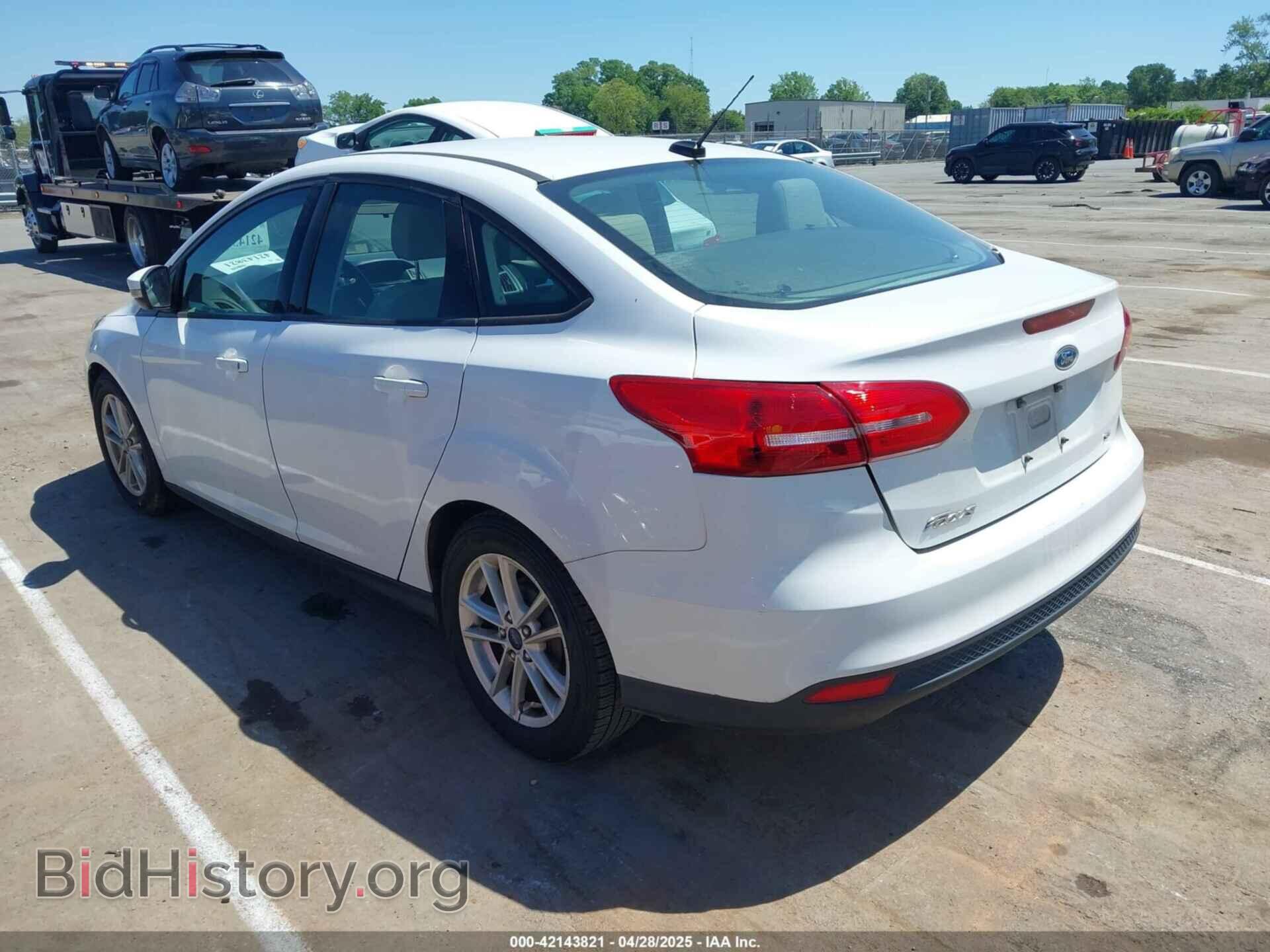 2017 FORD FOCUS - VIN: 1FADP3F29HL234323 - Фото 3