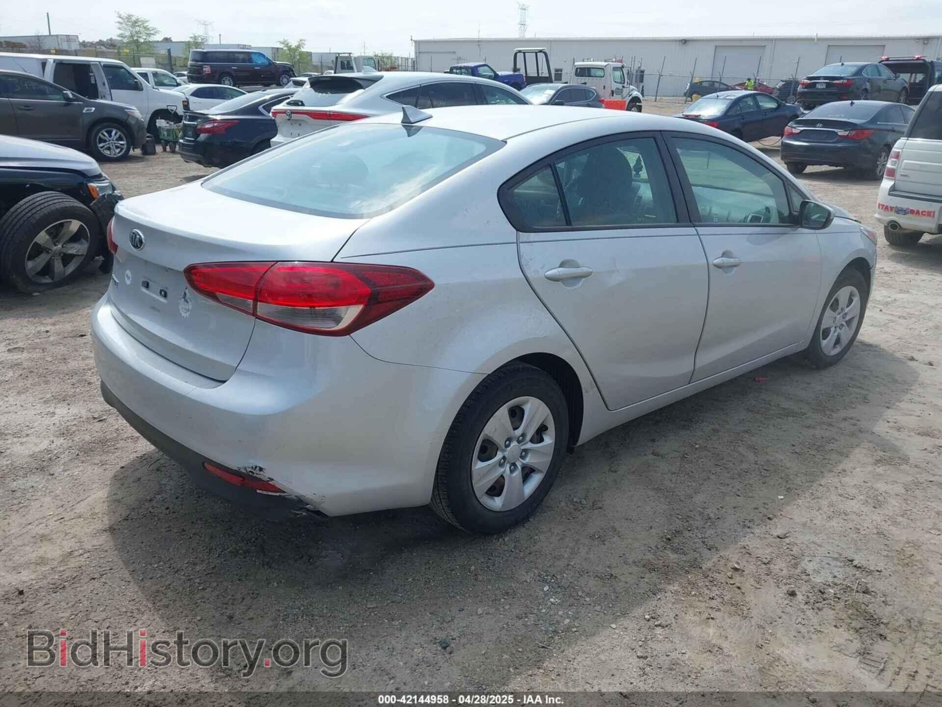 2017 KIA FORTE - VIN: 3KPFK4A76HE084786 - Фото 4