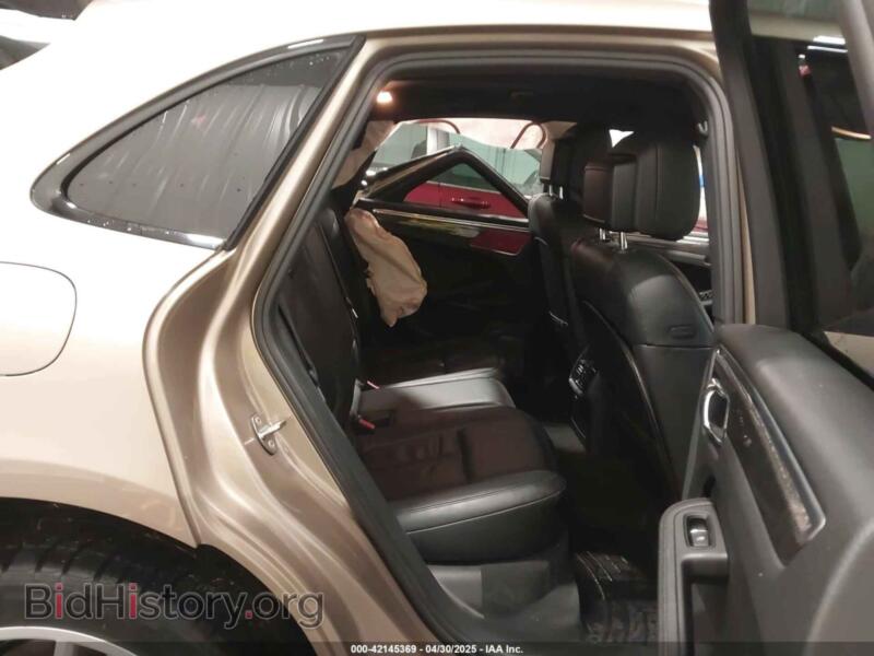 2016 Porsche MACAN (VIN WP1AB2A55GLB45496) — photo 8 of 17