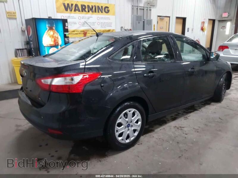 2012 Ford FOCUS (VIN 1FAHP3F22CL394151) — фото 4 из 16